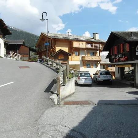 Chez Angele Bed & Breakfast 3*